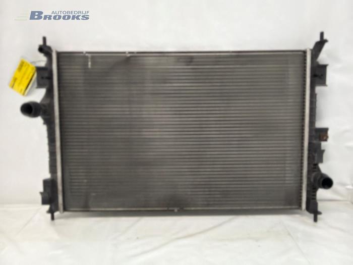Usagé Radiateur Peugeot 308 SW (L4/L9/LC/LJ/LR) 1.2 12V e-THP PureTech 130 Prix € 20,00 Règlement à la marge proposé par Autobedrijf Brooks