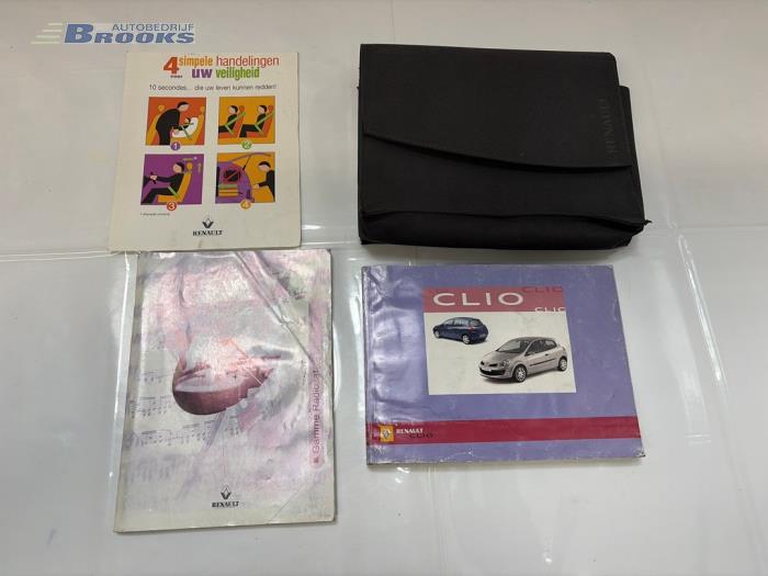 Używane Instrukcja Renault Clio III (BR/CR) 1.2 16V 75 Cena € 20,00 Procedura marży oferowane przez Autobedrijf Brooks