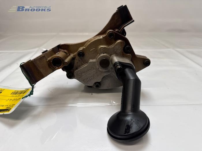 Używane Pompa oleju Audi A1 (8X1/8XK) 1.4 TFSI 16V 122 Cena € 50,00 Procedura marży oferowane przez Autobedrijf Brooks