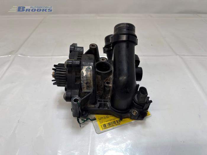 Usagé Pompe à eau Audi A4 Avant (B8) 1.8 TFSI 16V Prix € 40,00 Règlement à la marge proposé par Autobedrijf Brooks