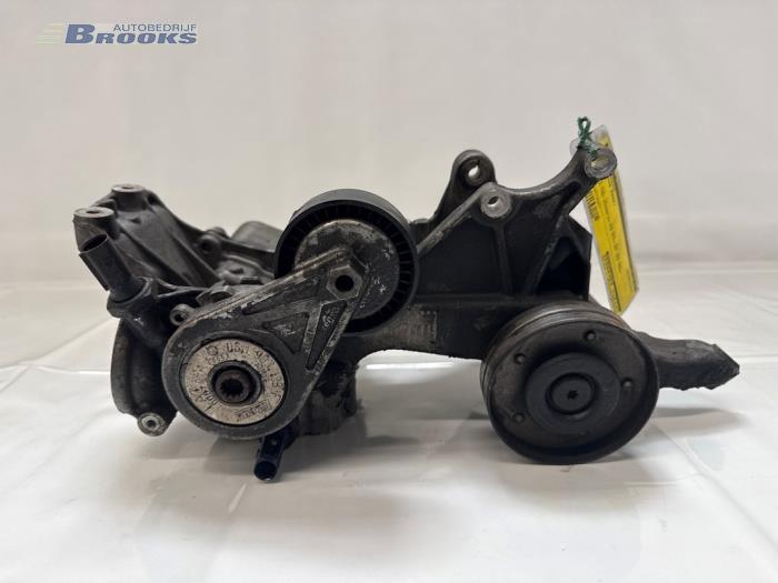 Gebrauchte Ölfiltergehäuse Audi A4 Avant (B8) 1.8 TFSI 16V Preis € 30,00 Margenregelung angeboten von Autobedrijf Brooks