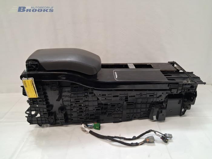 Usagé Console central Landrover Range Rover IV (LG) 4.4 SDV8 32V Prix € 125,00 Règlement à la marge proposé par Autobedrijf Brooks