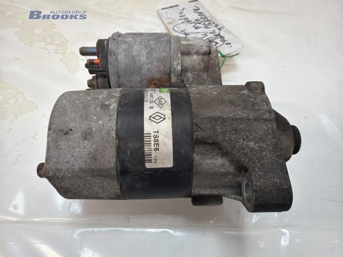 Begagnade Startmotor Renault Clio III (BR/CR) 1.2 16V 75 Pris € 10,00 Marginaltabell erbjuds av Autobedrijf Brooks
