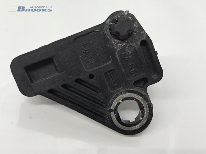 Begagnade Vevaxelsensor Ford Focus 3 Wagon 1.0 Ti-VCT EcoBoost 12V 125 Pris € 15,00 Marginaltabell erbjuds av Autobedrijf Brooks
