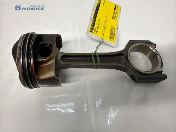 Gebrauchte Kolben Ford Focus 3 Wagon 1.0 Ti-VCT EcoBoost 12V 125 Preis € 100,00 Margenregelung angeboten von Autobedrijf Brooks