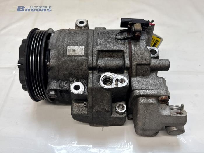 Usagé Pompe clim Mercedes A (W168) 1.6 A-160 Prix € 40,00 Règlement à la marge proposé par Autobedrijf Brooks