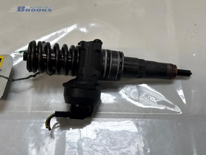 Usagé Injecteurs Volkswagen Caddy III (2KA,2KH,2CA,2CH) 1.9 TDI Prix € 20,00 Règlement à la marge proposé par Autobedrijf Brooks
