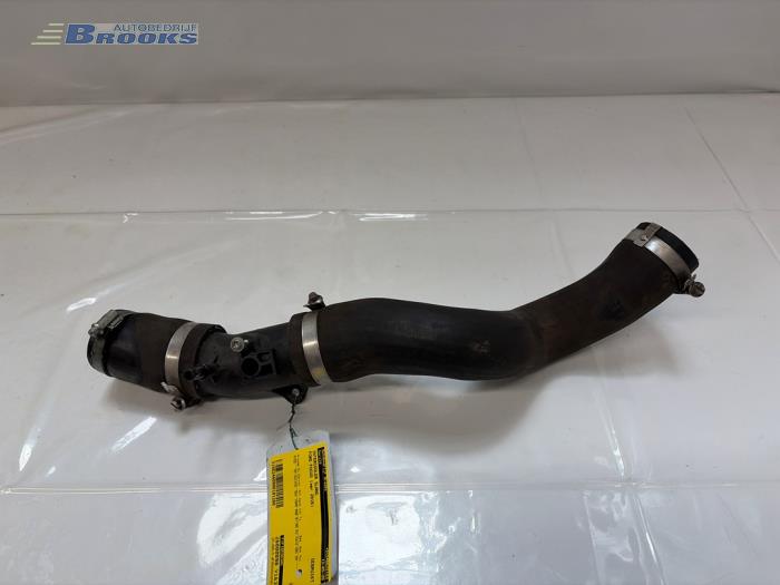 Gebrauchte Intercooler Schlauch Ford Focus 3 1.0 Ti-VCT EcoBoost 12V 125 Preis € 25,00 Margenregelung angeboten von Autobedrijf Brooks