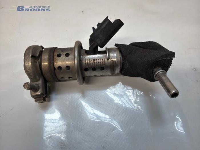 Usados Inyector Adblue Peugeot 308 SW (L4/L9/LC/LJ/LR) 1.6 BlueHDi 120 Precio € 30,00 Norma de margen ofrecido por Autobedrijf Brooks