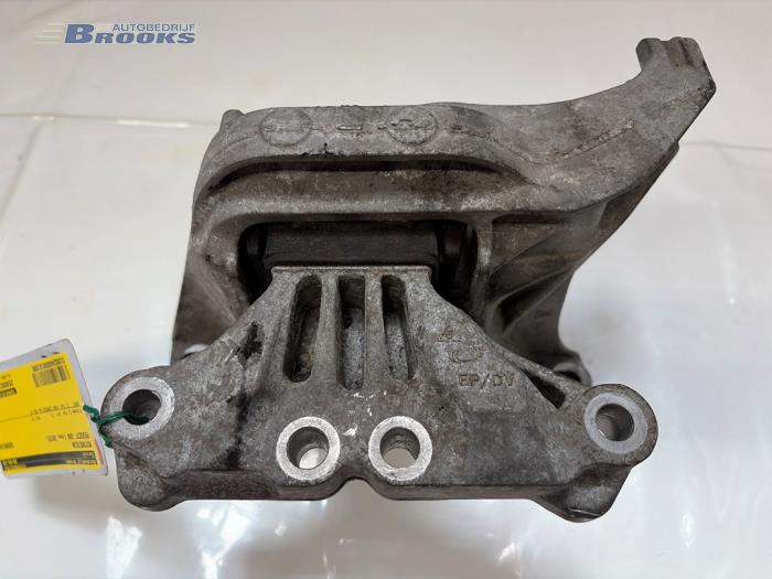 Used Engine mount Peugeot 308 SW (L4/L9/LC/LJ/LR) 1.6 BlueHDi 120 Price € 25,00 Margin scheme offered by Autobedrijf Brooks