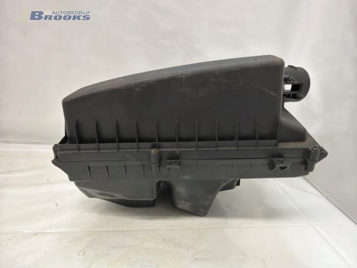 Begagnade Luftfilterhus Volvo V70 (BW) 1.6 DRIVe,D2 Pris € 35,00 Marginaltabell erbjuds av Autobedrijf Brooks