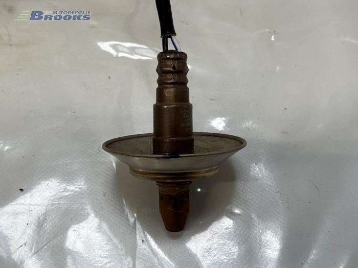 Lambda probe from a Toyota Yaris III (P13) 1.5 16V Hybrid 2017