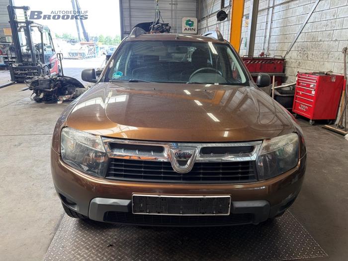 Używane Pólwal Dacia Duster (HS) 1.6 16V 4x4 Cena € 200,00 Procedura marży oferowane przez Autobedrijf Brooks