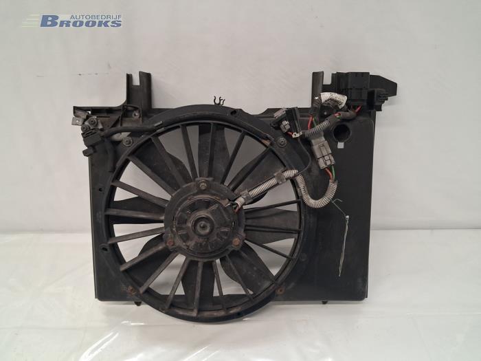 Używane Wentylator Volvo V70 (GW/LW/LZ) 2.4 20V 140 Cena € 30,00 Procedura marży oferowane przez Autobedrijf Brooks