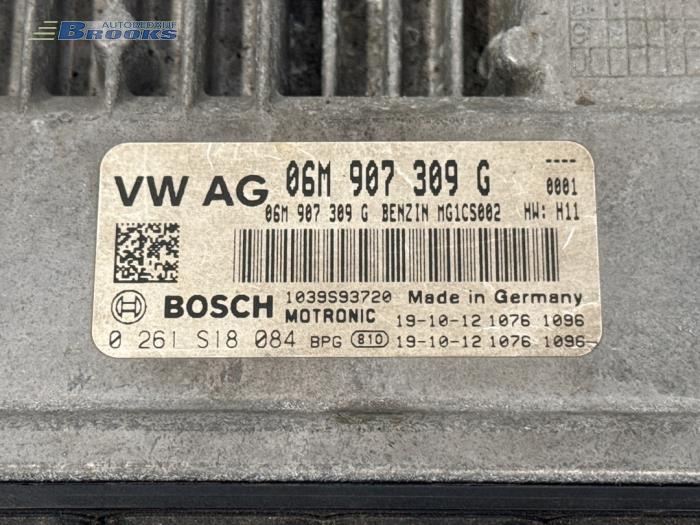 Engine management computer from a Audi A6 Avant (C8) 3.0 V6 24V 55 TFSI Mild Hybrid Quattro 2019