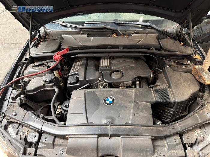 Gebrauchte Luftfiltergehäuse BMW 3 serie Touring (E91) 320i 16V Preis € 30,00 Margenregelung angeboten von Autobedrijf Brooks
