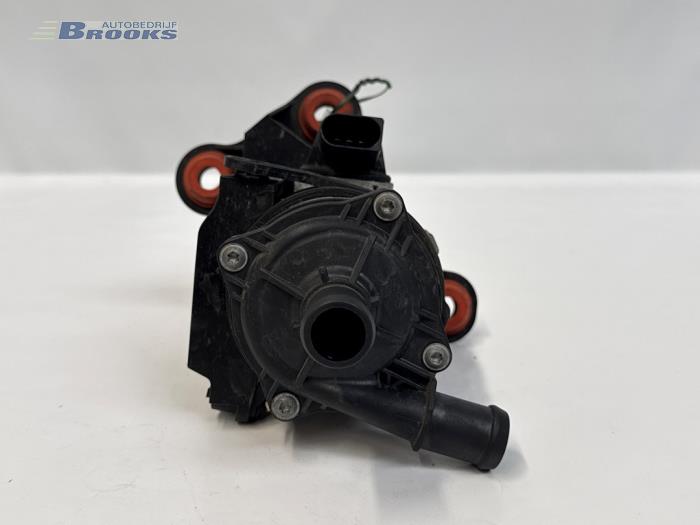Begagnade Extra vattenpump Audi e-tron Sportback (GEA) 55 Pris € 90,00 Marginaltabell erbjuds av Autobedrijf Brooks
