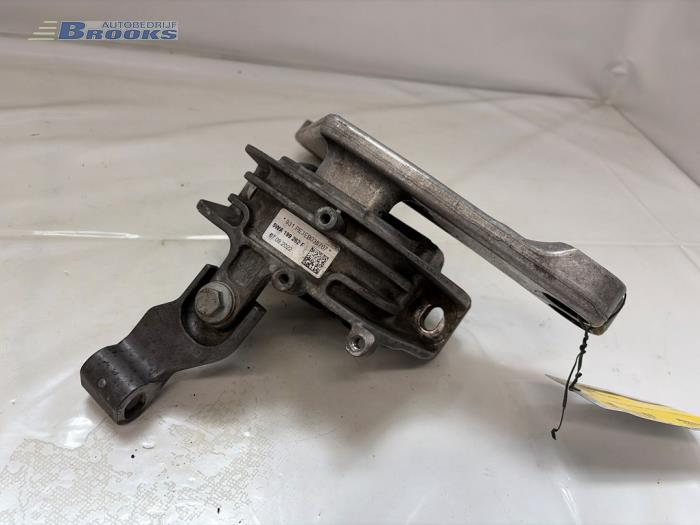 Used Engine mount Audi A3 Sportback (8YA) 1.4 45 TFSIe 16V Price € 15,00 Margin scheme offered by Autobedrijf Brooks