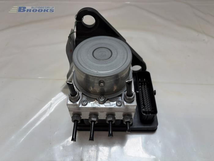 Begagnade ABS-pump Audi Q4 (F4B) 45 e-tron quattro 82 kWh Pris € 550,00 Marginaltabell erbjuds av Autobedrijf Brooks