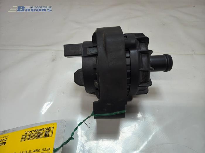 Begagnade Extra vattenpump Audi Q4 (F4B) 45 e-tron quattro 82 kWh Pris € 50,00 Marginaltabell erbjuds av Autobedrijf Brooks