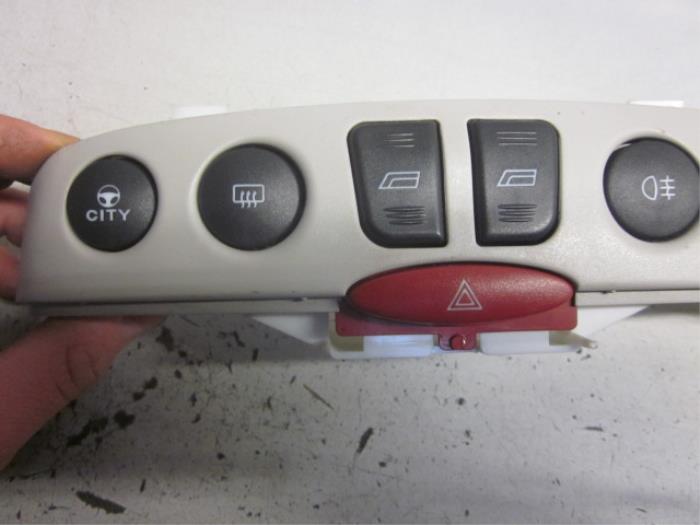 Panel de instrumentación de un Fiat Punto 2004