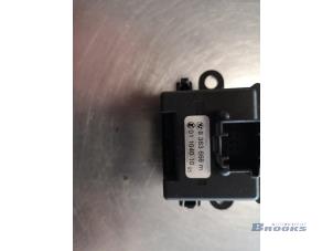 Used Indicator switch BMW 3 serie (E46/4) 320d 16V Price € 10,00 Margin scheme offered by Autobedrijf Brooks
