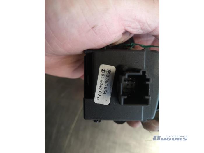 Wiper switch from a BMW 3 serie (E46/4) 320d 16V 2001
