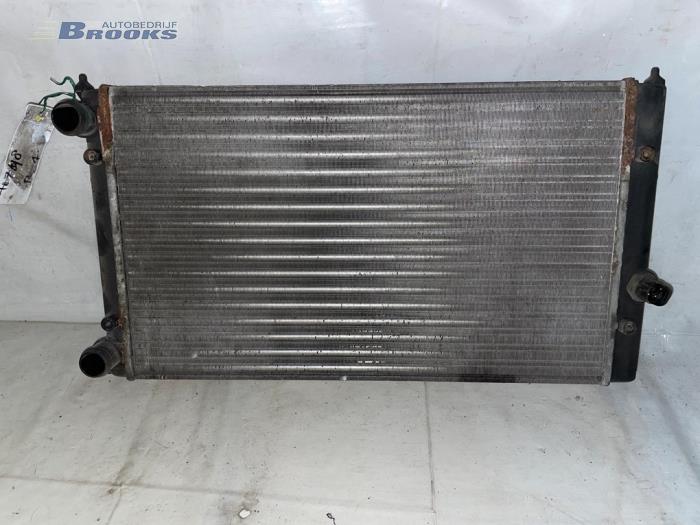 Usagé Radiateur Volkswagen Golf III Variant (1H5) 1.8 Prix € 15,00 Règlement à la marge proposé par Autobedrijf Brooks