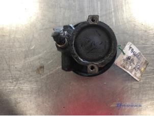 Used Power steering pump Renault Kangoo Express (FC) 1.5 dCi 80 Price on request offered by Autobedrijf Brooks