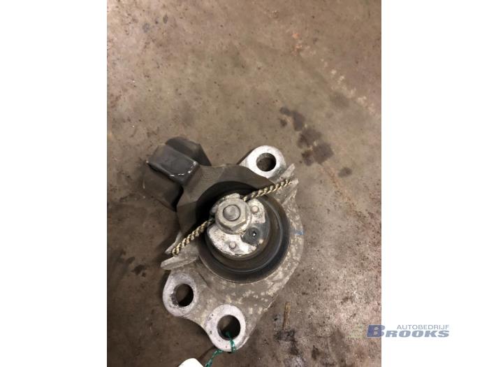 Used Engine mount Renault Kangoo Express (FC) 1.5 dCi 80 Price € 15,00 Margin scheme offered by Autobedrijf Brooks