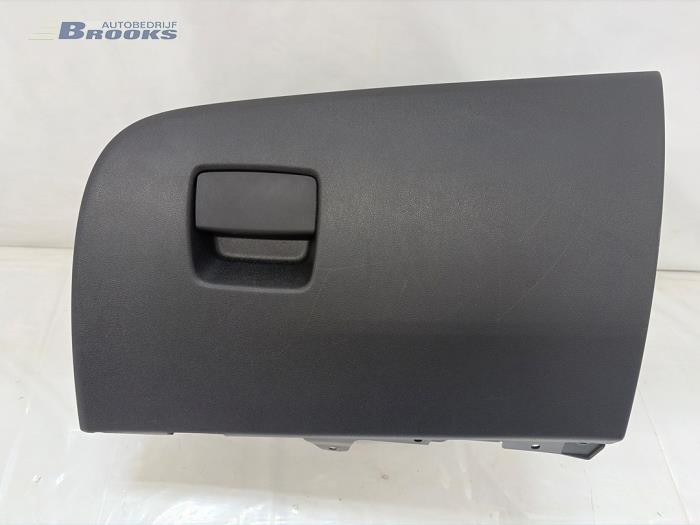 Begagnade Handskfack Opel Crossland (X) 1.2 12V Pris € 25,00 Marginaltabell erbjuds av Autobedrijf Brooks