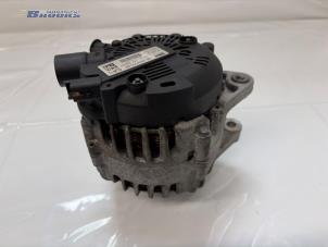 Dynamo van een Opel Crossland (X) 1.2 12V 2020