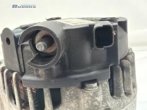 Dynamo van een Opel Crossland (X) 1.2 12V 2020