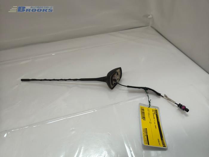 Używane Antena Opel Crossland (X) 1.2 12V Cena € 25,00 Procedura marży oferowane przez Autobedrijf Brooks