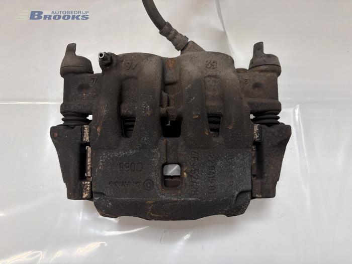 Gebrauchte Bremszange rechts vorne Peugeot Boxer (U9) 2.0 BlueHDi 130 Preis € 40,00 Margenregelung angeboten von Autobedrijf Brooks