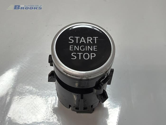 Używane Przelacznik Start/Stop Audi A3 Sportback (8YA) 1.4 45 TFSIe 16V Cena € 15,00 Procedura marży oferowane przez Autobedrijf Brooks