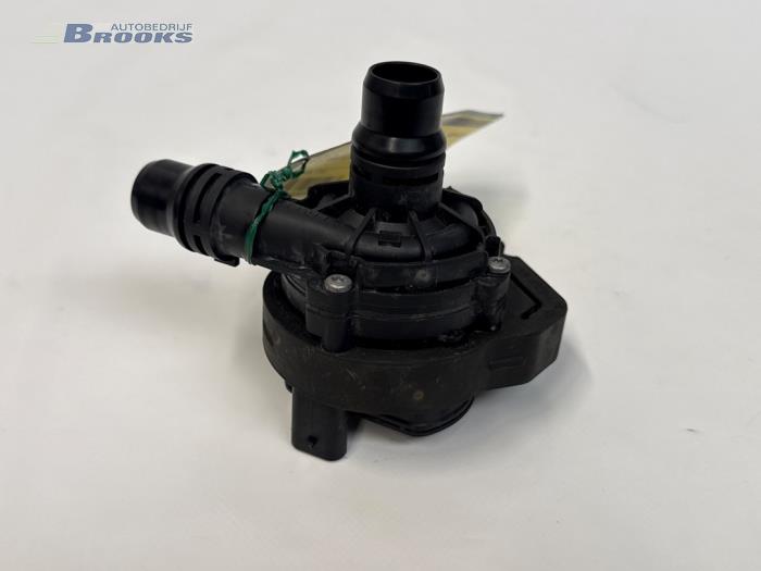 Begagnade Extra vattenpump Peugeot 208 II (UB/UH/UP) e-208 50 kWh Pris € 30,00 Marginaltabell erbjuds av Autobedrijf Brooks