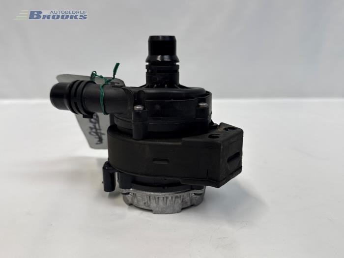 Begagnade Extra vattenpump Peugeot 208 II (UB/UH/UP) e-208 50 kWh Pris € 25,00 Marginaltabell erbjuds av Autobedrijf Brooks