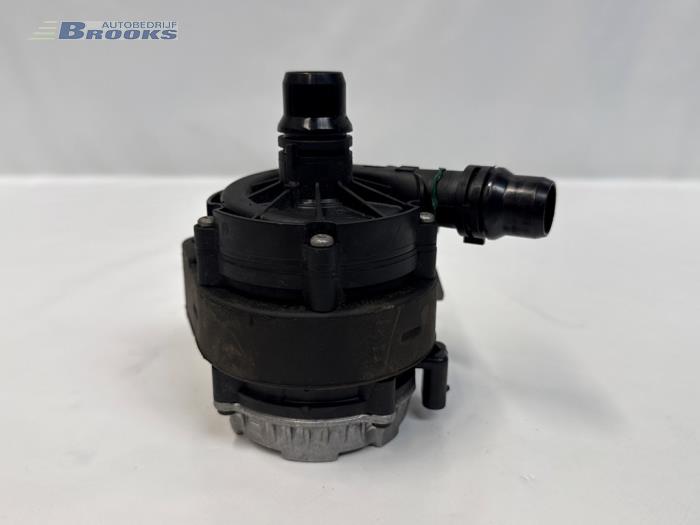 Begagnade Extra vattenpump Peugeot 208 II (UB/UH/UP) e-208 50 kWh Pris € 25,00 Marginaltabell erbjuds av Autobedrijf Brooks