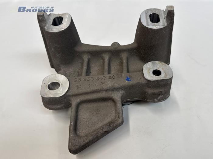 Used Engine mount Peugeot 208 II (UB/UH/UP) e-208 50 kWh Price € 15,00 Margin scheme offered by Autobedrijf Brooks