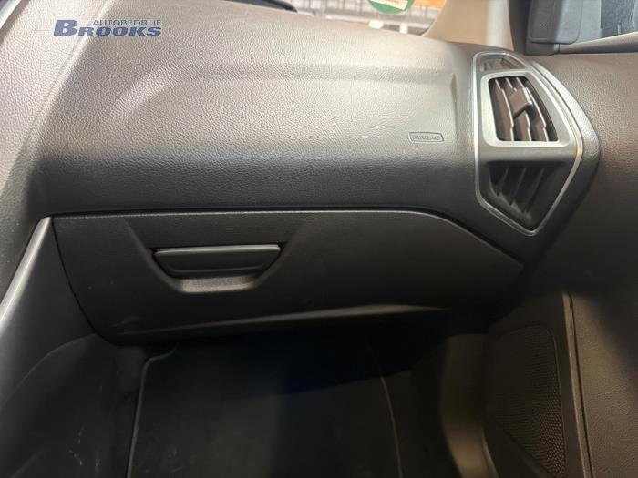 Begagnade Handskfack Ford Focus 3 Wagon 1.0 Ti-VCT EcoBoost 12V 125 Pris € 30,00 Marginaltabell erbjuds av Autobedrijf Brooks