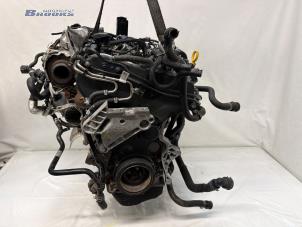 Engine from a Skoda Superb Combi (3V5) 2.0 TDI 2021