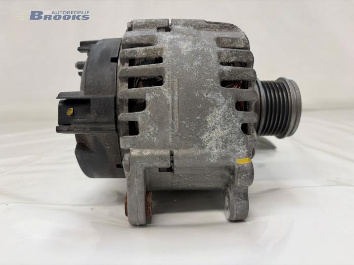 Gebrauchte Dynamo Skoda Superb Combi (3V5) 2.0 TDI Preis € 50,00 Margenregelung angeboten von Autobedrijf Brooks