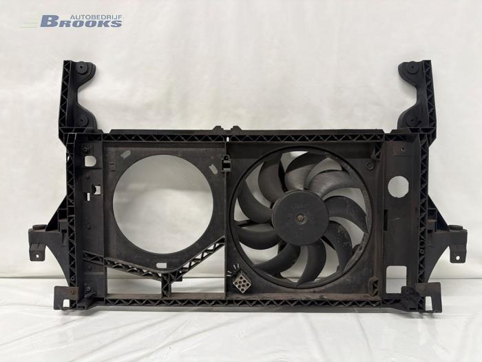 Gebrauchte Kühlrippe Opel Movano (4A1; 4A2; 4B2; 4B3; 4C2; 4C3) 2.5 CDTI 16V DPF Preis € 50,00 Margenregelung angeboten von Autobedrijf Brooks