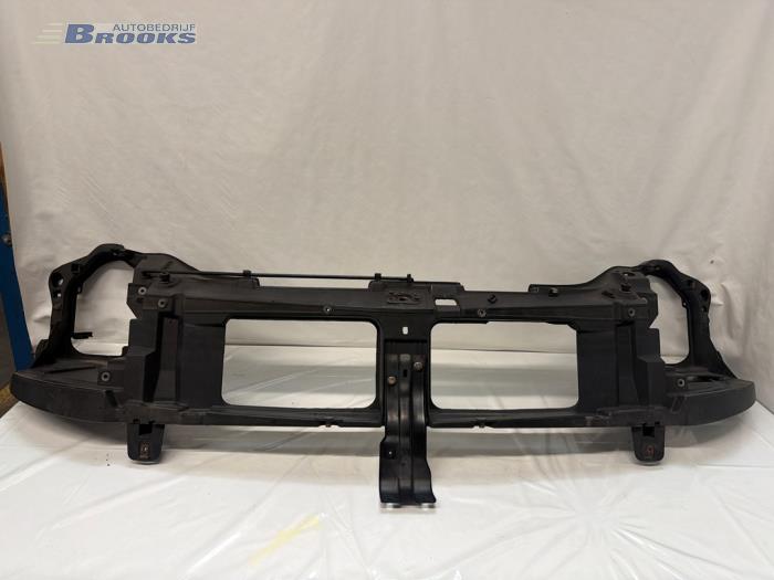 Używane Panel przedni Opel Movano (4A1; 4A2; 4B2; 4B3; 4C2; 4C3) 2.5 CDTI 16V DPF Cena € 50,00 Procedura marży oferowane przez Autobedrijf Brooks