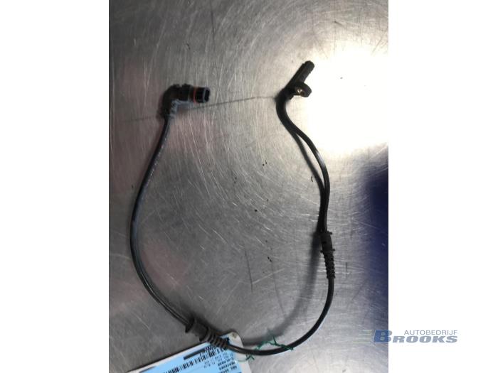 Begagnade ABS-sensor Mercedes C (W203) 2.2 C-200 CDI 16V Pris € 15,00 Marginaltabell erbjuds av Autobedrijf Brooks