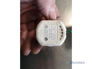 Innetemperatursensor från en Mercedes-Benz C (W203) 2.2 C-200 CDI 16V 2006