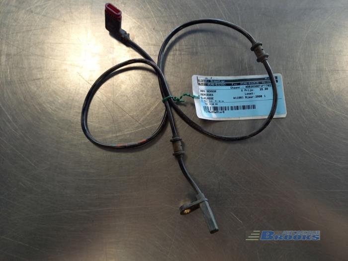 Begagnade ABS-sensor Mercedes C (W203) 2.2 C-200 CDI 16V Pris € 15,00 Marginaltabell erbjuds av Autobedrijf Brooks