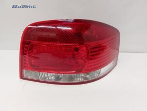 Używane Tylne swiatlo pozycyjne prawe Audi A3 (8P1) 1.6 Cena € 15,00 Procedura marży oferowane przez Autobedrijf Brooks