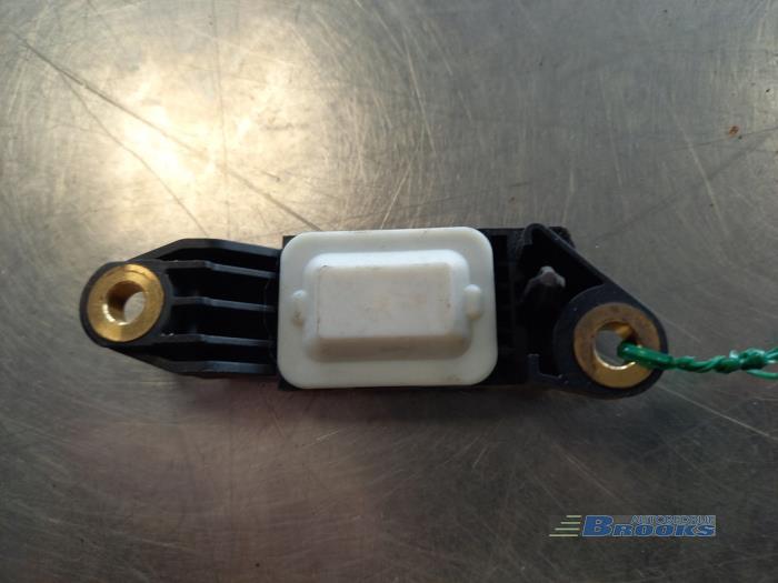 Begagnade Airbagsensor Mercedes C (W203) 2.2 C-200 CDI 16V Pris € 15,00 Marginaltabell erbjuds av Autobedrijf Brooks